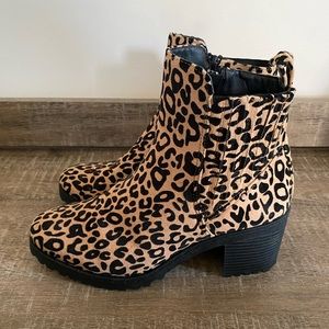 Leopard Print Platform Chelsea Boot Size 8